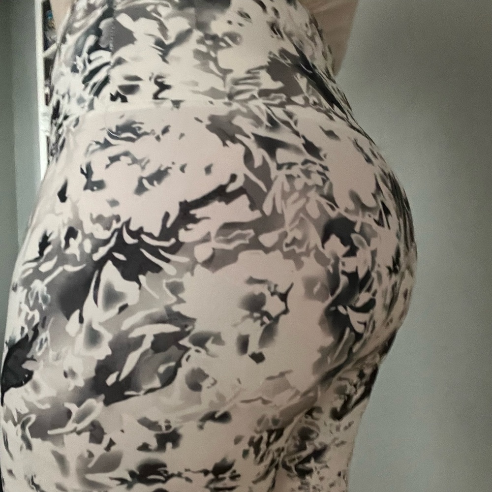 Balance collection leggings